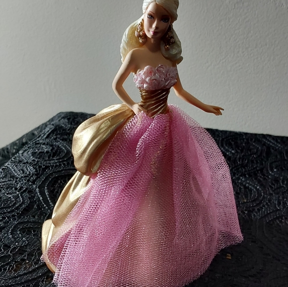 BARBIE KEEPSAKE 2009 SPECIAL EDITION ORNAMENT - Picture 2 of 4